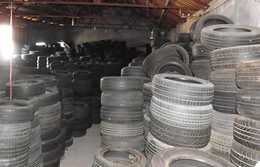 潔匠凈化·的凈工業(yè)除臭劑_廢舊輪胎煉油廢氣污染，車間惡臭問題可利用潔匠凈化除臭劑解決